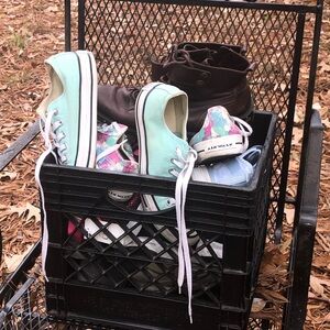 Crate of 7 pairs of shoes